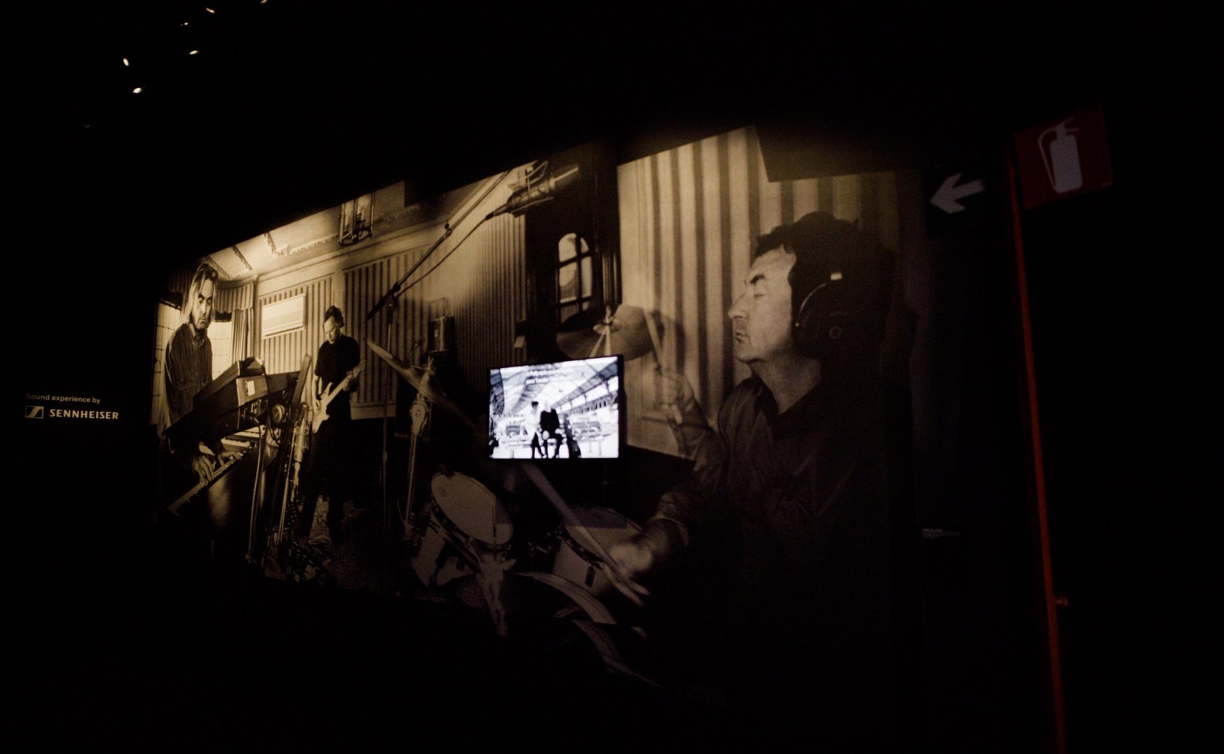 Multimedialer Ausstellungsbau mit modularen Wänden von Mila-wall
