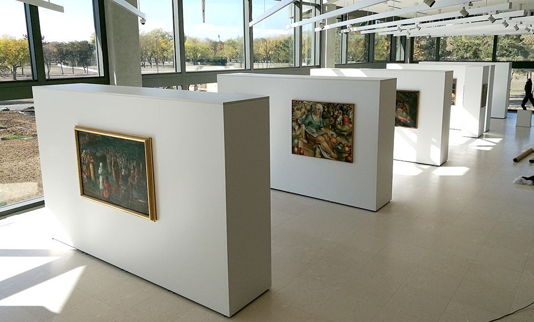 Cinq unités de cloisons modulaires avec des modules Mila-wall au Musée d'art contemporain de Belgrade
