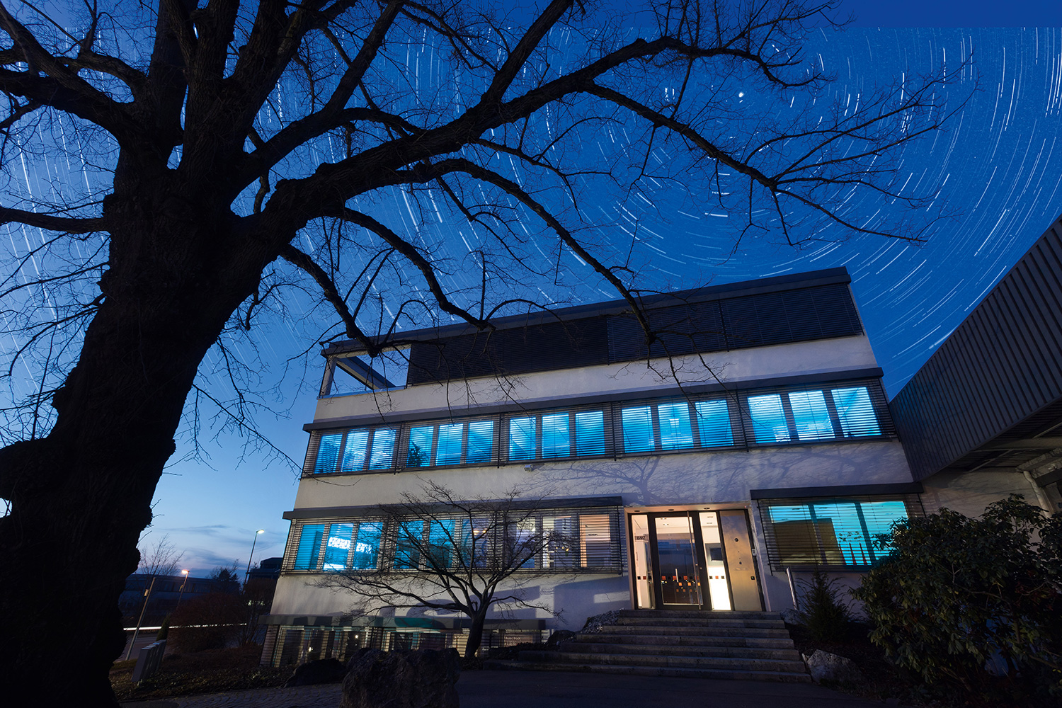 MBA Reutlingen, company building at night